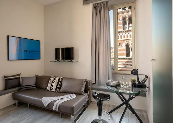 Relais Nazionale 18 Oda ve Kahvaltı Roma