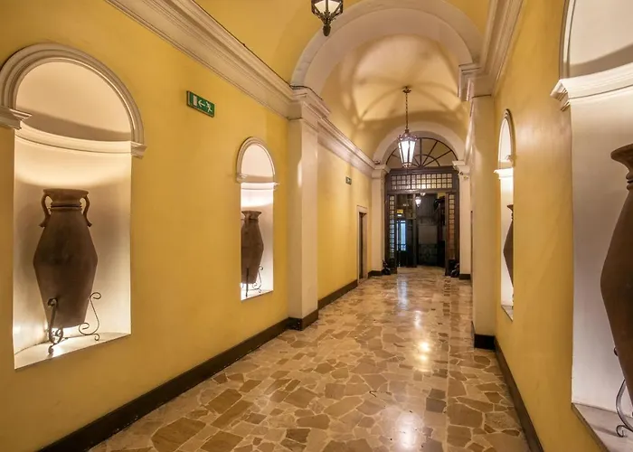 Relais Nazionale 18 Oda ve Kahvaltı Roma