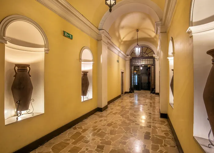 Relais Nazionale 18 Oda ve Kahvaltı Roma